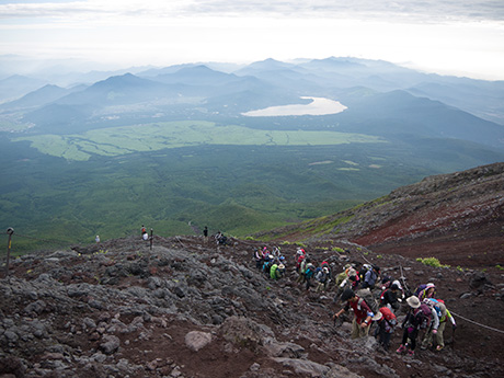 ツアーで安心富士登山